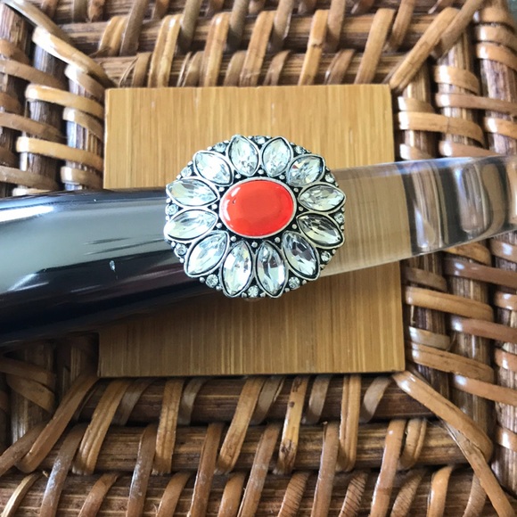 CLUB MONACO|SILVER STATEMENT RING - Picture 4 of 11